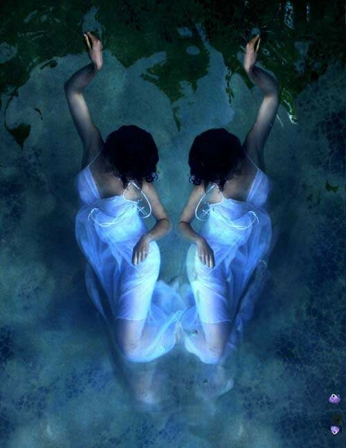 Tessa Mirrored